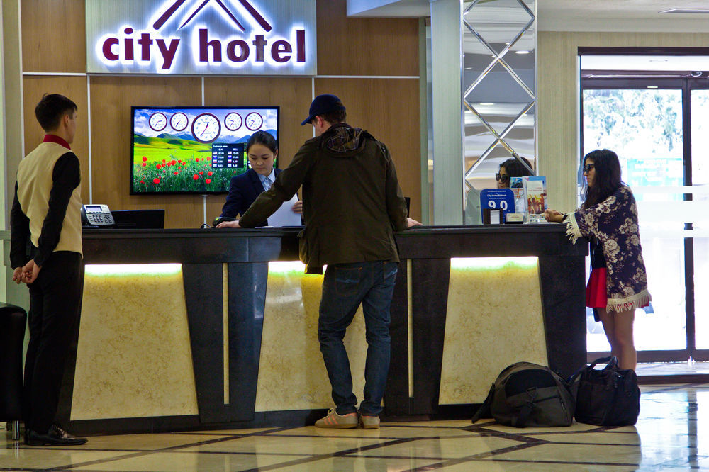 City Hotel Bisjkek Buitenkant foto